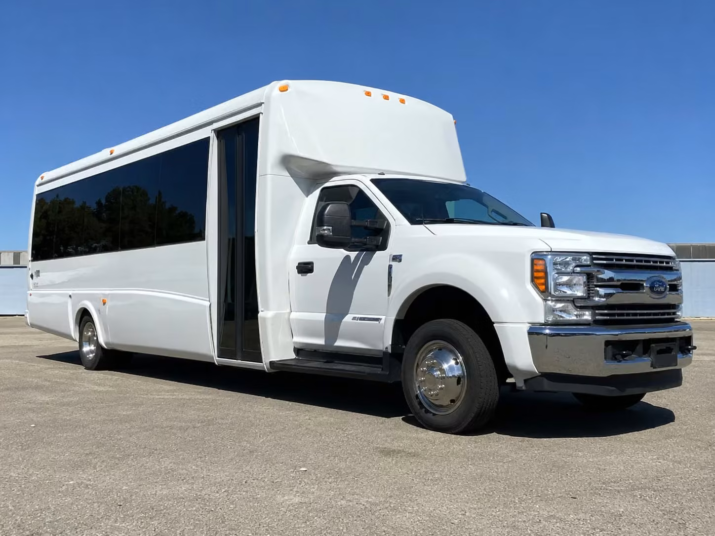 18 passenger minibus